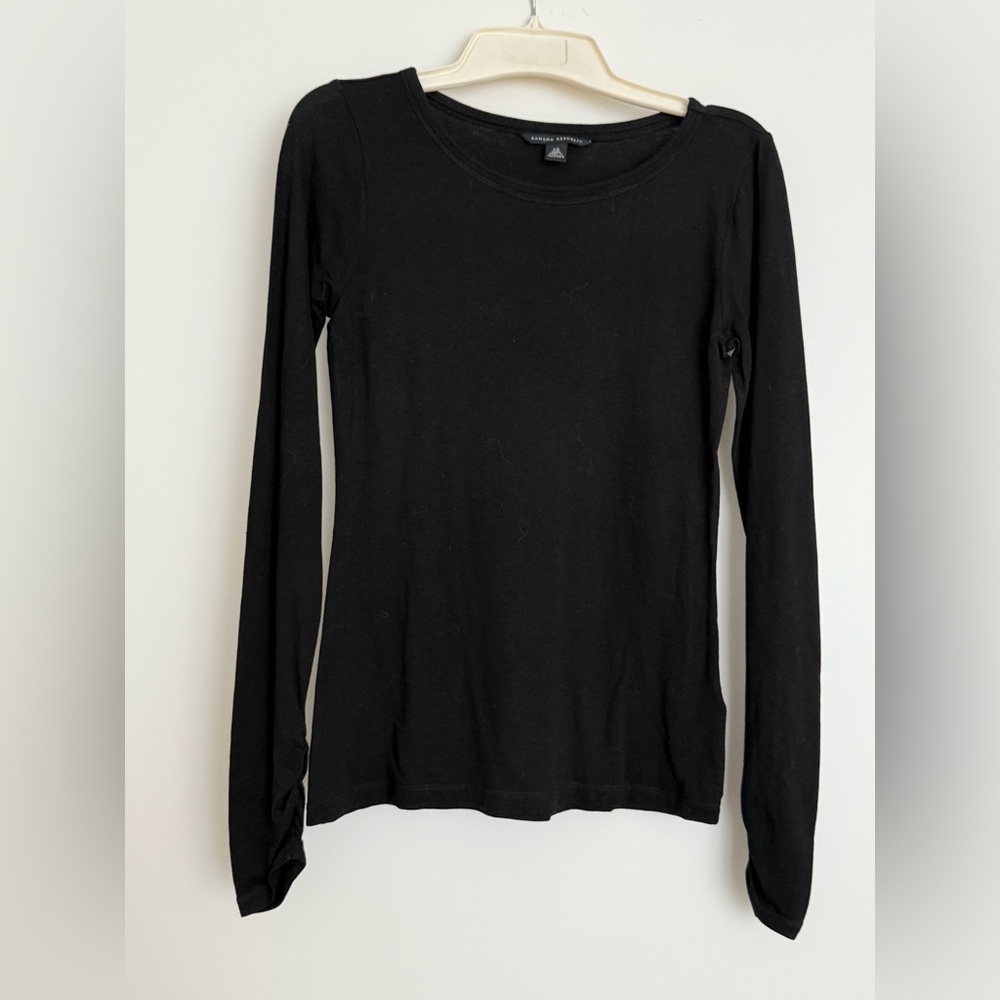 Banana Republic Black Long-Sleeve Crewneck Tee